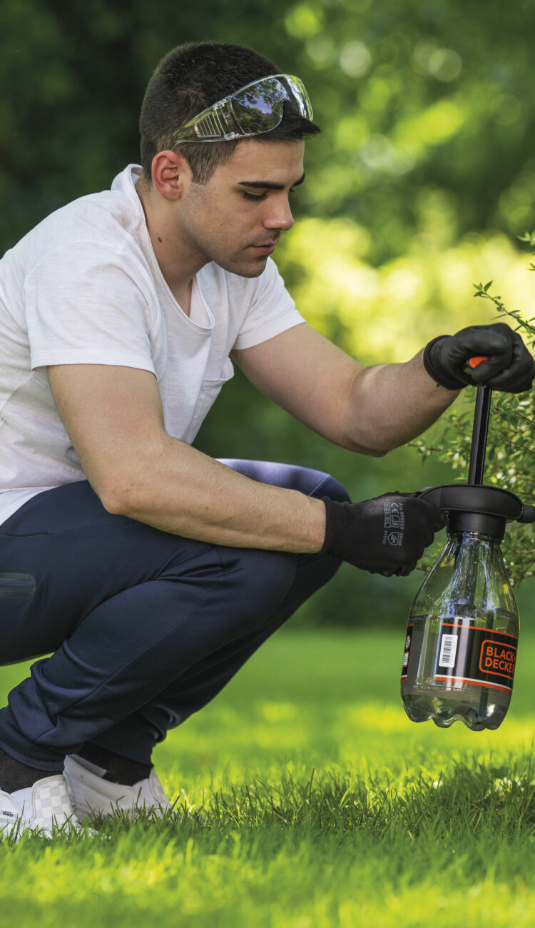 BLACK+DECKER handheld sprayer
